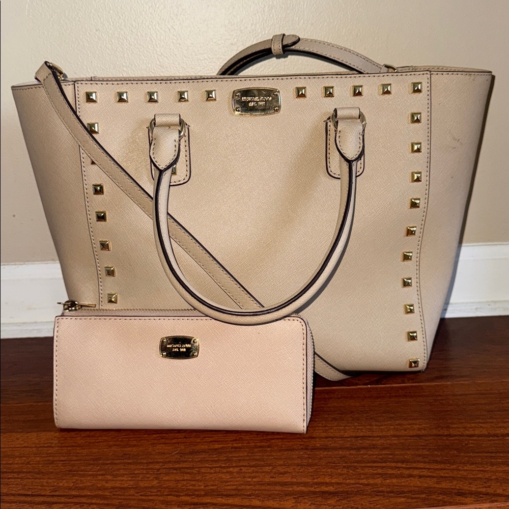 Michael Kors Tote with Gold Studs (wallet included)